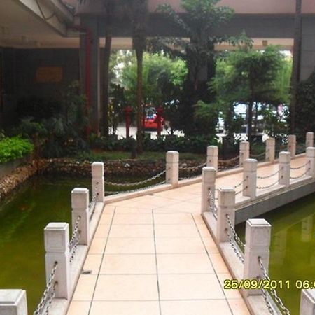 Kunming Begonia Hotel Екстериор снимка